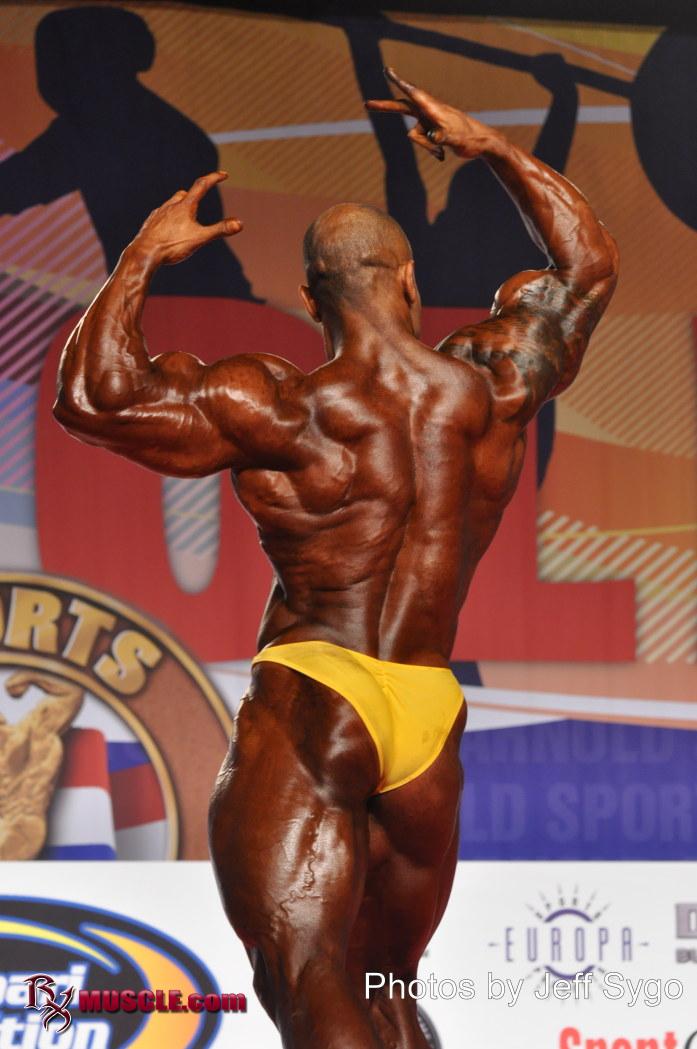 Julio    Cesar Balestrin - IFBB Arnold Amateur 2011 - #1