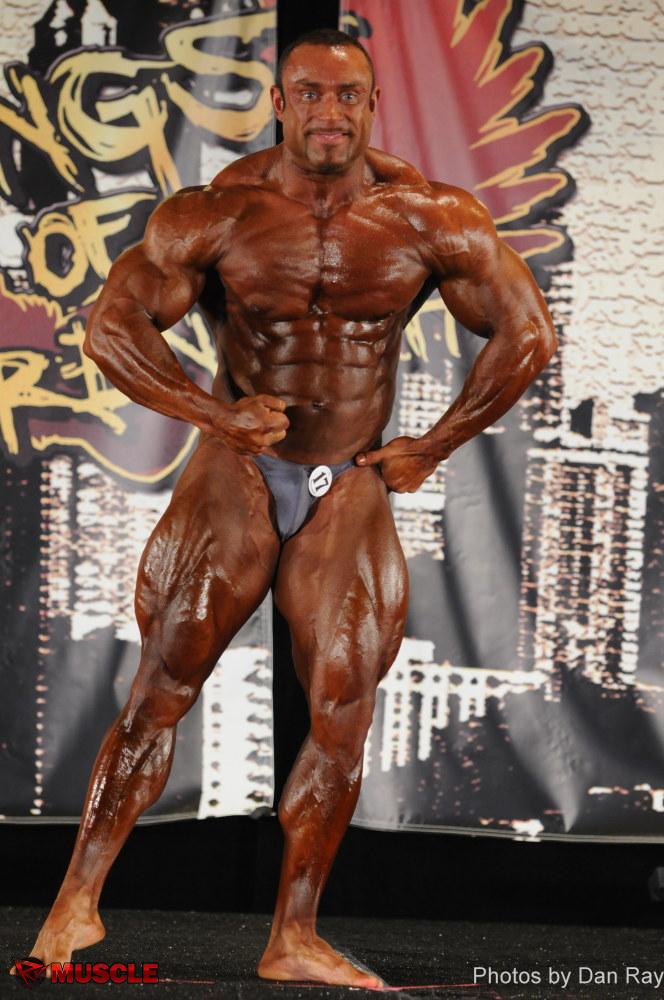 Hennie  Kotze - IFBB Wings of Strength Chicago Pro 2012 - #1