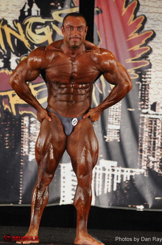 Hennie  Kotze - IFBB Wings of Strength Chicago Pro 2012 - #1