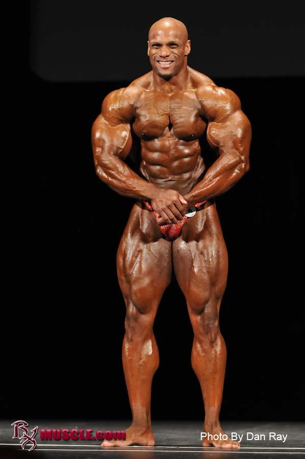 Lionel  Brown - IFBB Wings of Strength Tampa  Pro 2009 - #1