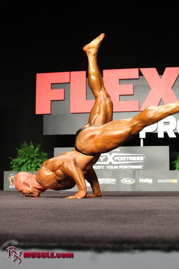 Vladimir   Sizov - IFBB FLEX Pro  2012 - #1