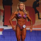 Larissa  Reis - IFBB Arnold Classic 2011 - #1