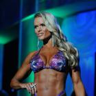 Larissa  Reis - IFBB Arnold Classic 2011 - #1