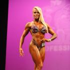 Larissa  Reis - IFBB New York Pro 2011 - #1